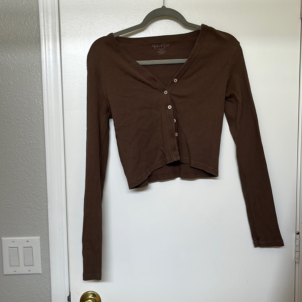 Brandy Melville brown button down crop top, one size, ribbed material.